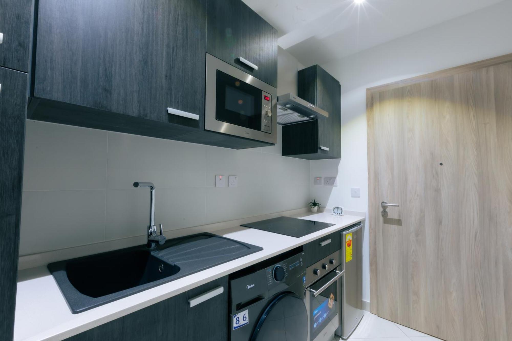 7 Minutes From The Airport - Chic Studio Acra Exterior foto